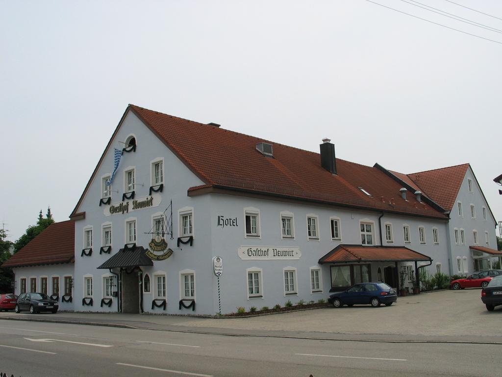 Hotel Neuwirt Hallbergmoos Exterior photo