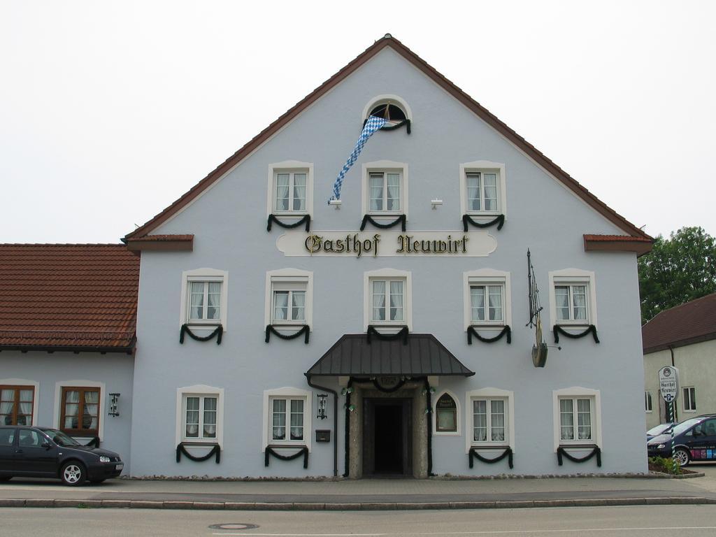 Hotel Neuwirt Hallbergmoos Exterior photo